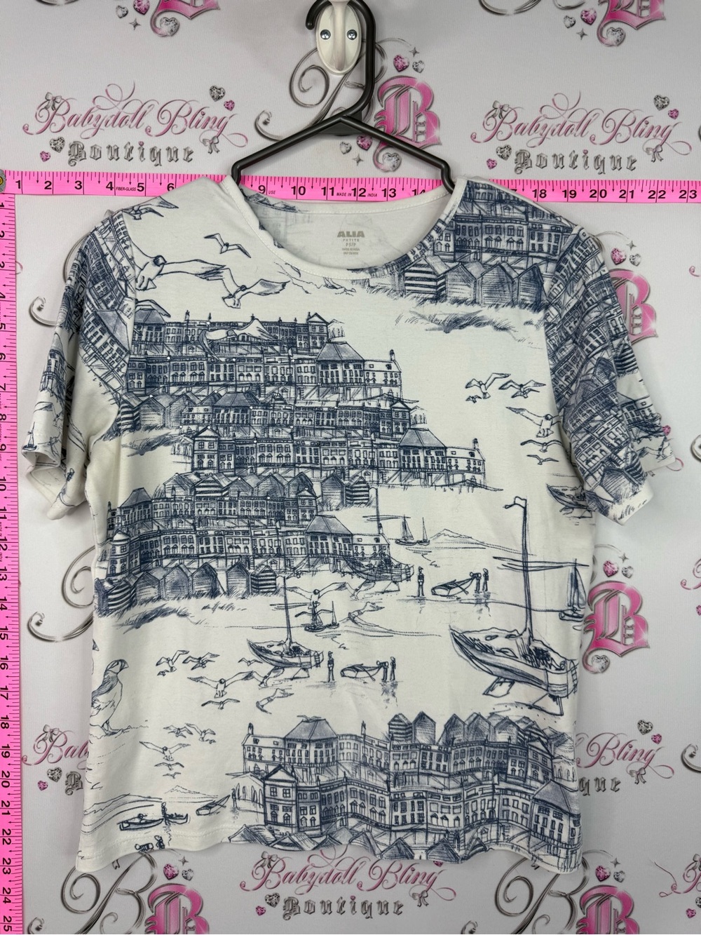 Alia Cream T-shirt Short Sleeve Tee with Navy Scenic Print